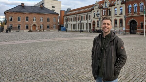 Ola Moa Gausen på torget i Kristiansand