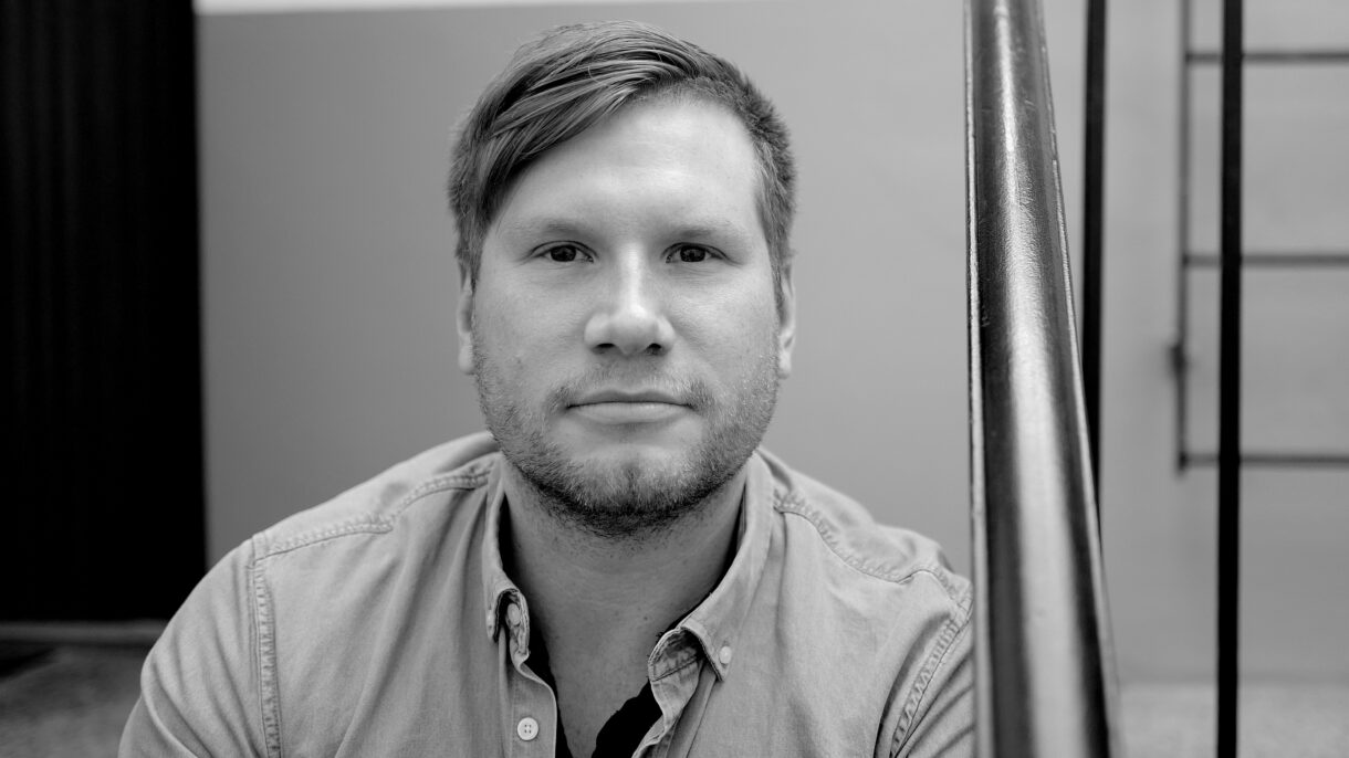 Portrett av mann. Sort/hvitt fotografi.