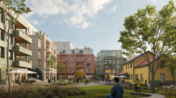 Gårdsrom med flyttet stasjonsbygg