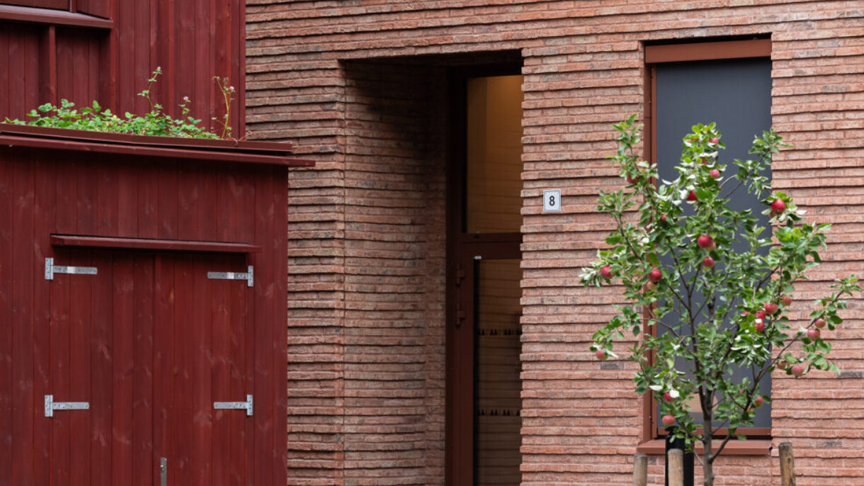 Gårdsrom med vegetasjon