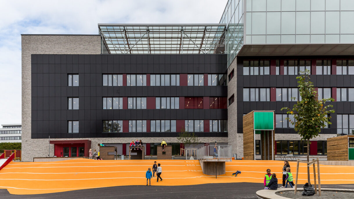 Brynseng skole-skoleplass_foto_Tove Lauluten