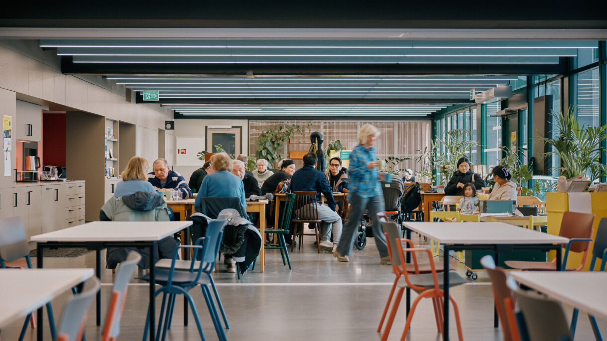 Cafe-stemning på Romsås kulturhus.