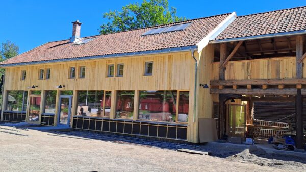 Nærbilde av bygget sett utenfra. Foto
