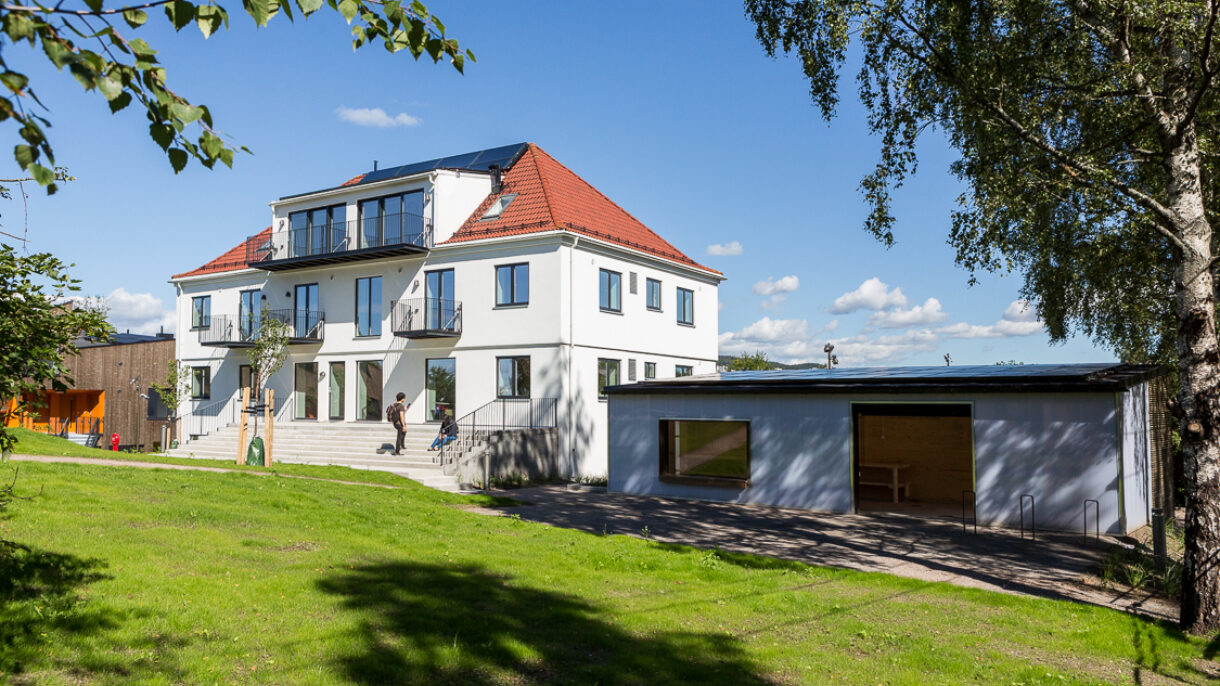 Eksisterende bygg og bod for sykkelfiks. Foto