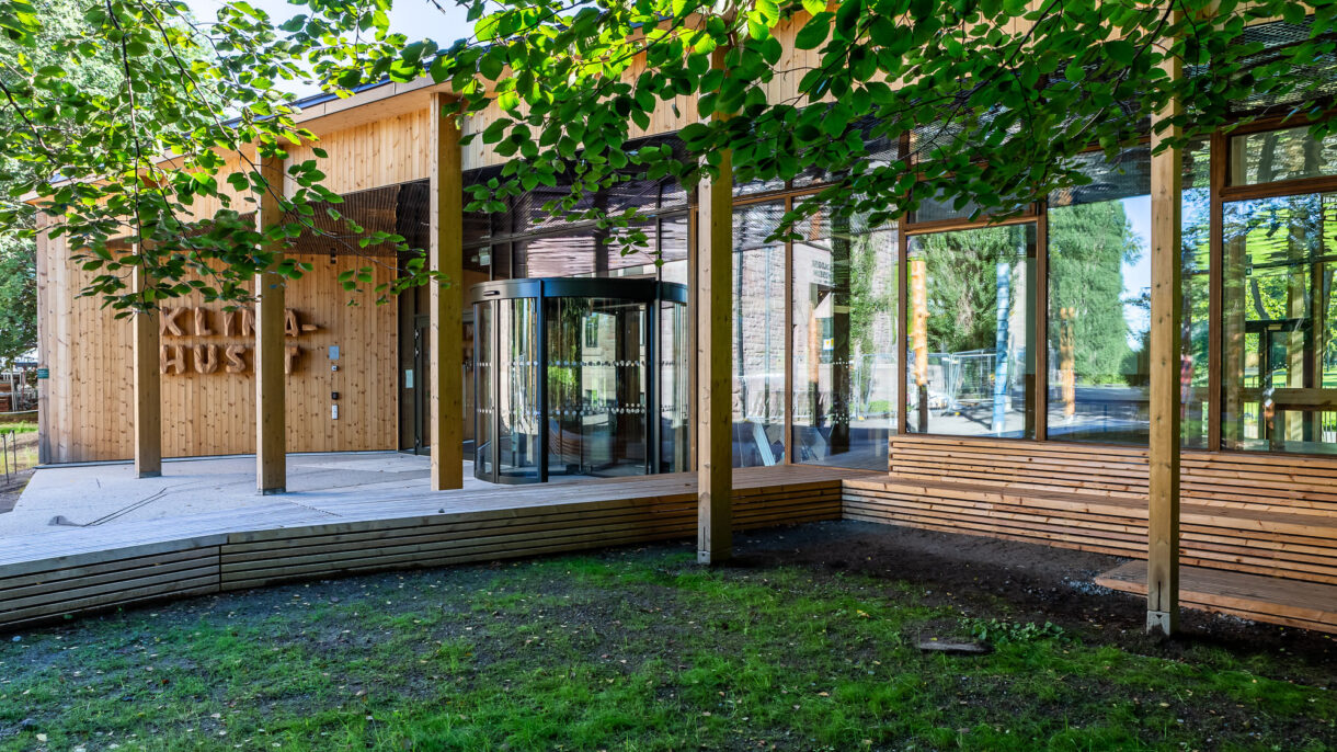 Nå har du mulighet til å høre om bygget og se utstillingen i det splitter nye Klimahuset. Foto: Tove Lauluten