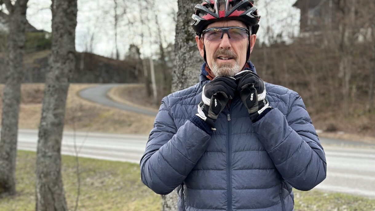 Lars Eskeland har benyttet seg av både grønn reiseavtale, leasing av elsykkel og kommunens piggdekk-ordning. Foto: Asker kommune