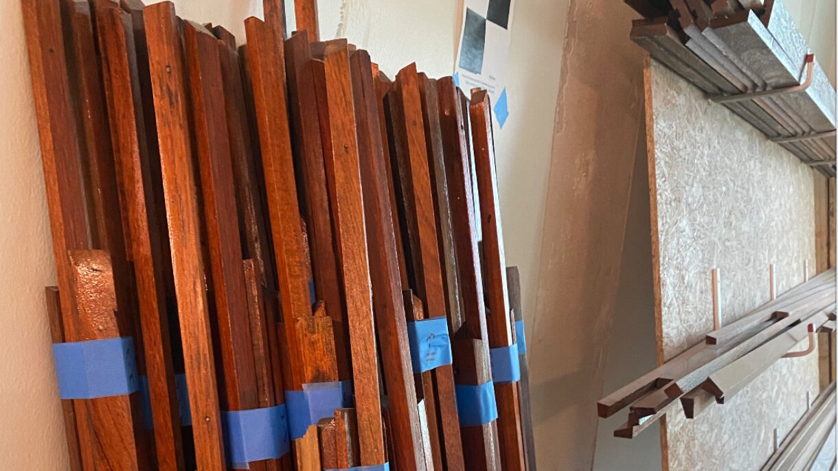 Teak-panel og teak-karmer rundt vinduene er blant det som er ombrukt i KA23.