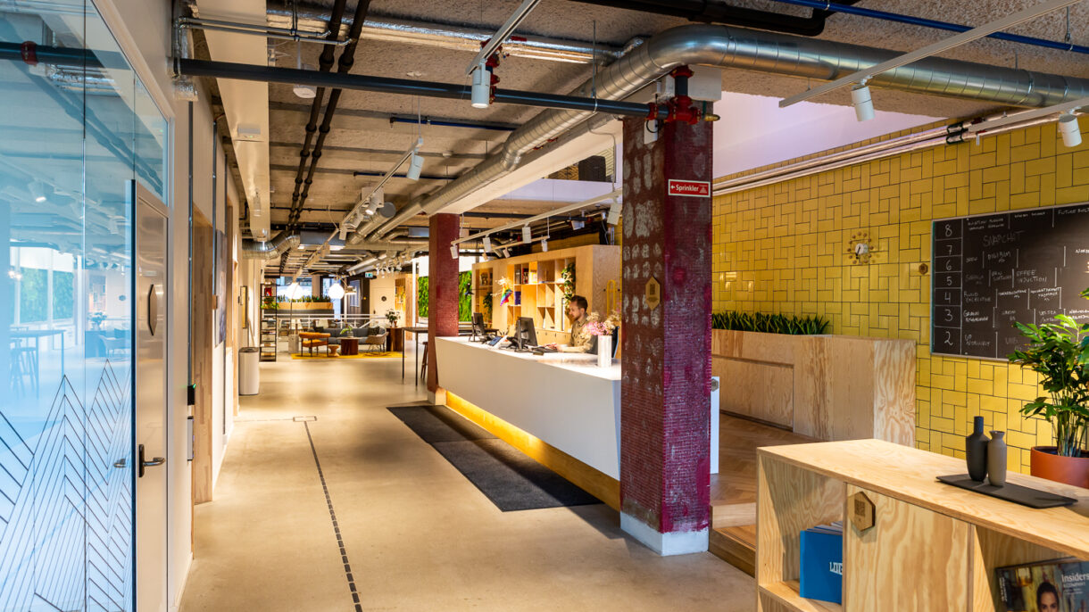 Kontorbygget i Kristian Augusts gate 13 i Oslo er et av de første sirkulære byggene som er realisert innenfor FutureBuilt-programmet. Foto: Tove  Lauluten