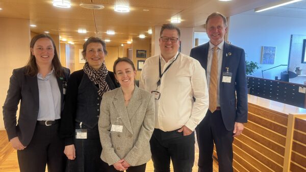 Marie Loe Halvorsen (Skift), Birgit Rusten (FutureBuilt), Mie Fuglseth (Grønn Byggallianse), Martin Østtveit-Moe (KDD) og Bjørn Kjærand Haugland (Skift) i møte for å snakke om klimakrav i TEK.