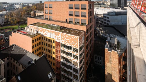 23. april åpner Norges første storskala ombruksbygg Kristian Augusts gate 13. Foto: Kyrre Sundal/MAD Arkitekter.