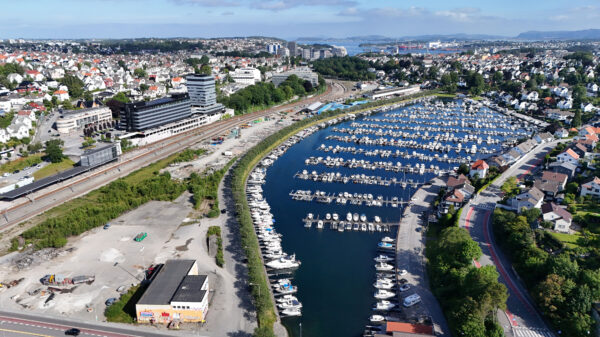 Gjenbruk av byggematerialer, en sosial planteskole og revitalisering av grøntområdet ved Hillevågsvatnet er noen av grepene som skal bidra til at Paradis blir et forbilde for framtidens nabolagsbygging. Foto: Stavanger kommune