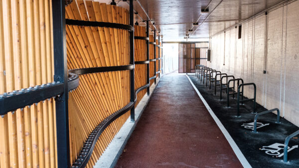 Sykkelhotellene på Ryen og Grorud er tegnet av R+F+S Arkitekter, som vant plan- og designkonkurransen for sykkelhoteller, i regi av Oslo kommune, Bærum kommune og FutureBuilt. Foto: BYM