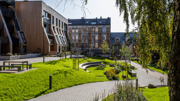 T Lauluten R6 1952 web 72dpi