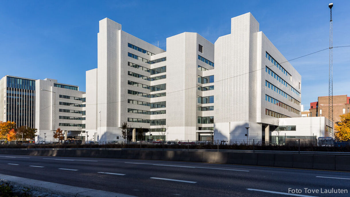 Vegg mot vei foto Tove Lauluten