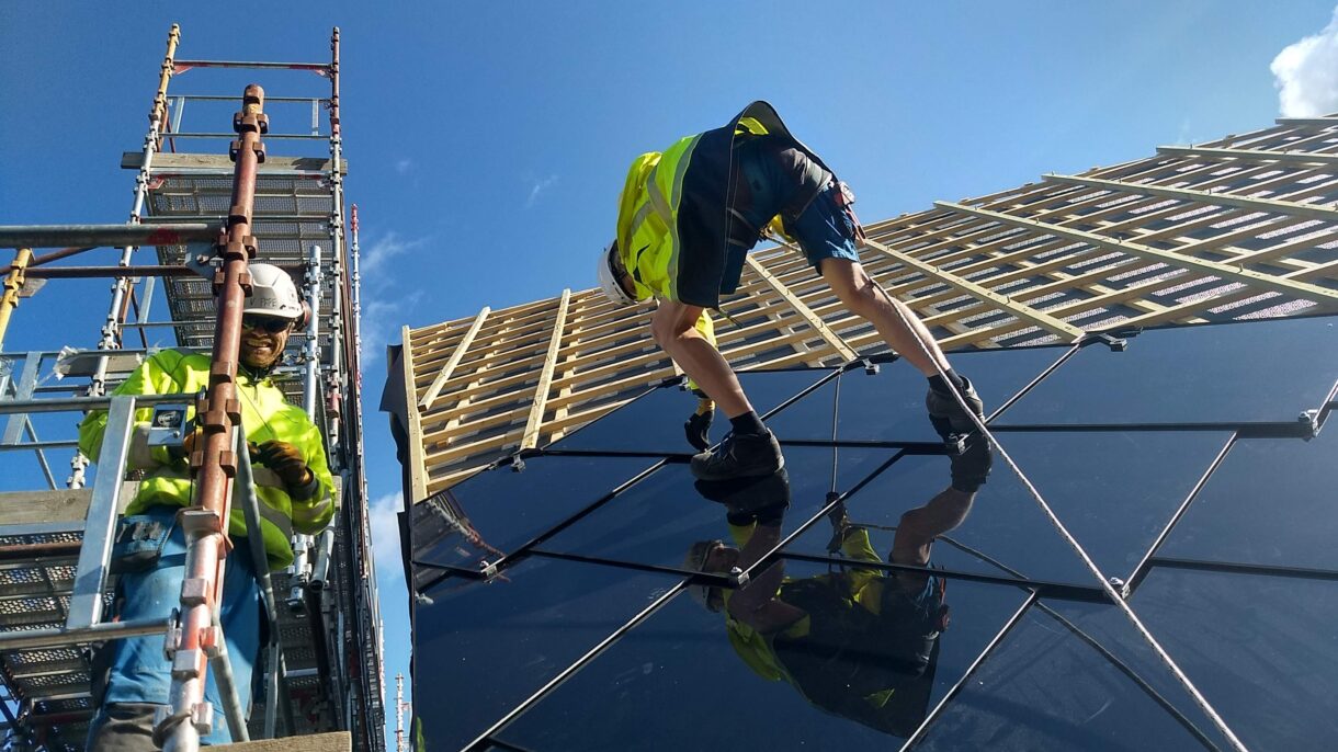 Taktekking med solceller