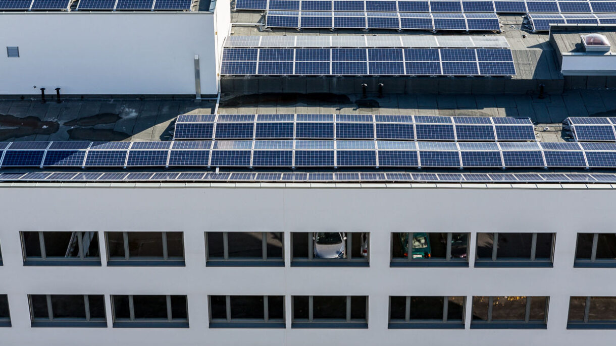 Økern sykehjem solceller på tak foto Tove Lauluten