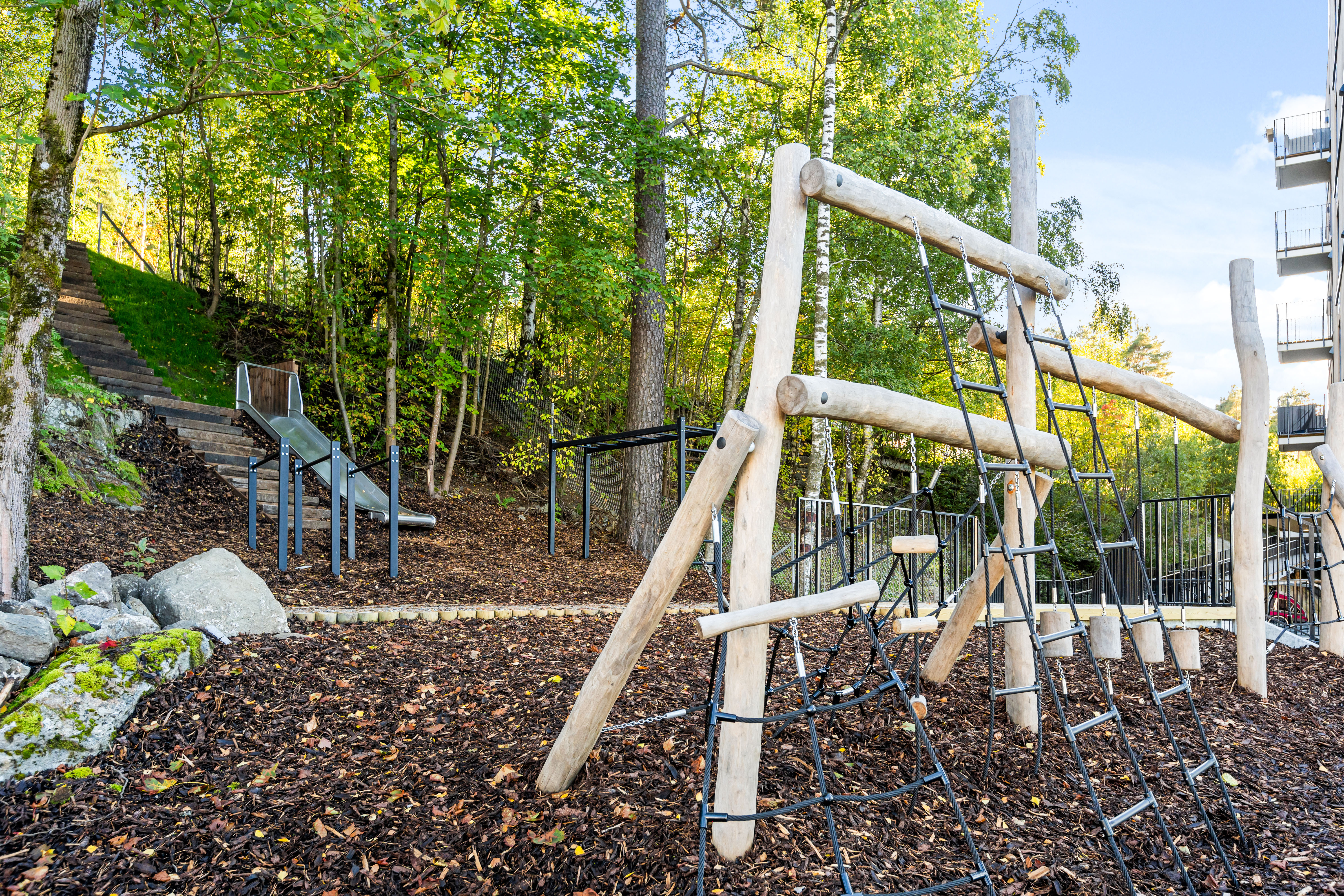 Naturlekeplassen som beboerne har vært med på å å forme innholdet i. Foto: Birk og co, AF Eiendom, Link Arkitektur