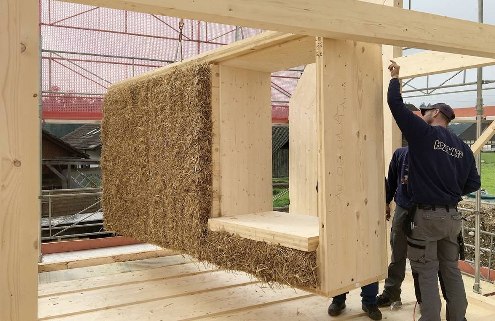 På seminaret vil Paul Schmidt snakke om mangfoldet av halmkonstruksjoner i Sveits. Foto: Atelier Schmidt På seminaret vil Paul Schmidt snakke om mangfoldet av halmkonstruksjoner i Sveits. Foto: Atelier Schmidt