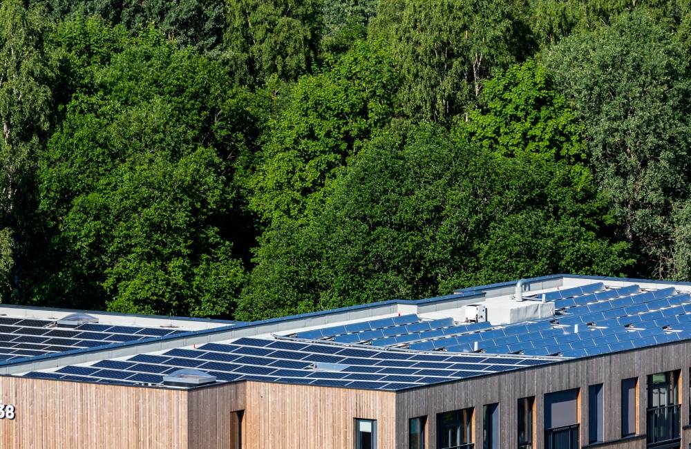 Med et bilde av de nye familieboligene på Kringsjå, ønsker FutureBuilt alle en herlig sommer! Foto: Tove Lauluten Med et bilde av de nye familieboligene på Kringsjå, ønsker FutureBuilt alle en herlig sommer! Foto: Tove Lauluten