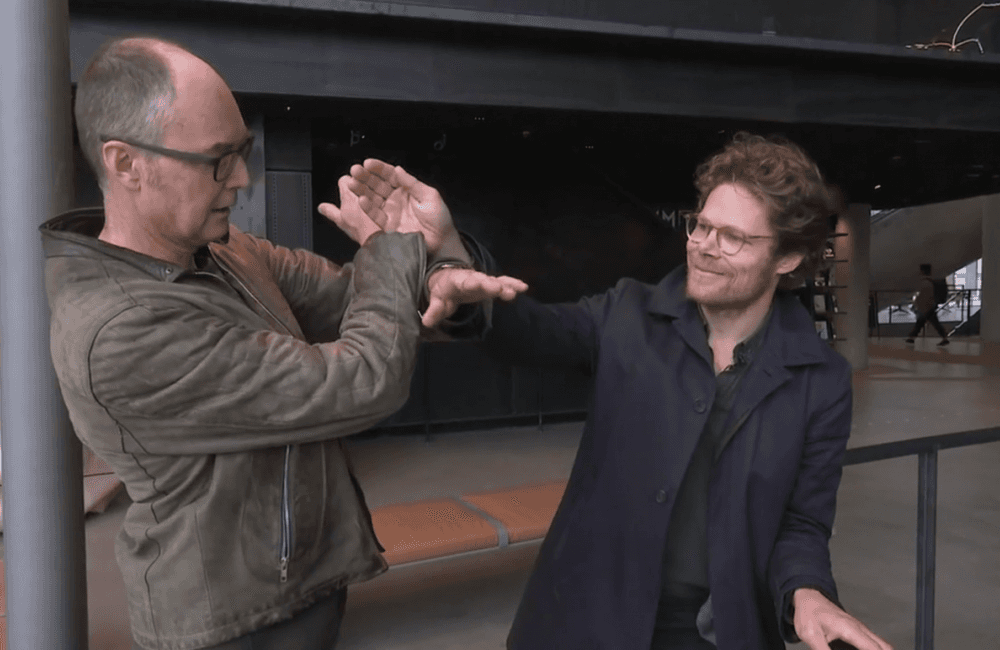 Arkitektene Einar Hagem og Marius Mowé viser hvordan lyssjaktene er bygget opp. Foto: TC Media Arkitektene Einar Hagem og Marius Mowé viser hvordan lyssjaktene er bygget opp. Foto: TC Media