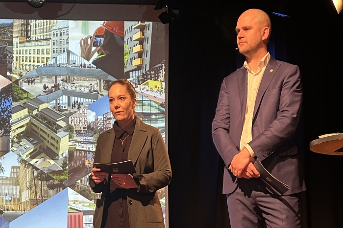 Aurora Meland Winger, konstituert byråd for miljø, næring og samferdsel, og Lars Viko Gaupset, byråd for byutvikling, sto for det offisielle avsparket for FutureBuilt i Trondheim. Foto: FutureBuilt