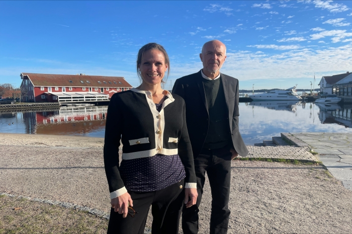Hanna E. Marcussen og Erik Sandsmark i Kristiansand kommune er klare for FutureBuilt. Foto: Kristiansand kommune