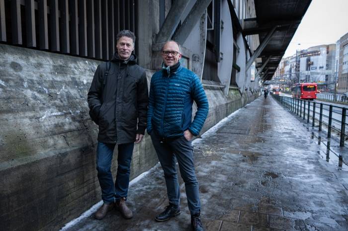 Stein Stoknes, FutureBuilt og Eskild Rolstad, utviklingsdirektør i KLP Eiendom har ambisjoner om at Oslo Horisont skal bidra med mer liv i Scweigaards gate. Foto: KLP Eiendom